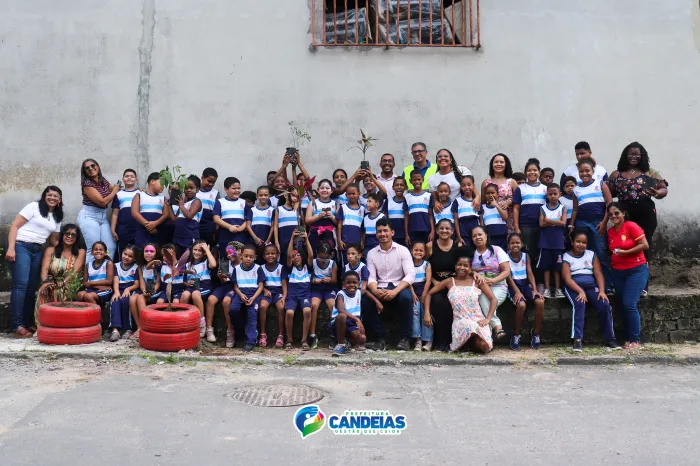 Candeias: SEMAN leva para escolas municipais a conscientização sobre o descarte de lixo