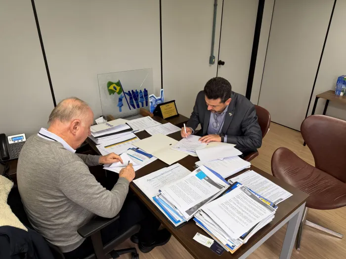 AMM e CNM formalizam parceria para ampliar uso de plataforma de compras públicas pelos municípios