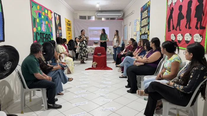 Prefeitura realiza roda de diálogo com famílias do Programa Guarda Subsidiada e destaca importância da convivência