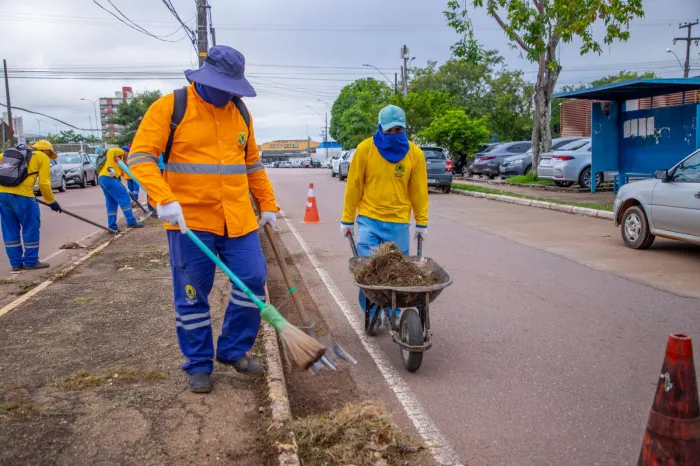 Iniciativa contempla 636 garis, reconhecendo o papel essencial desempenhado por esses trabalhadores na manutenção da limpeza