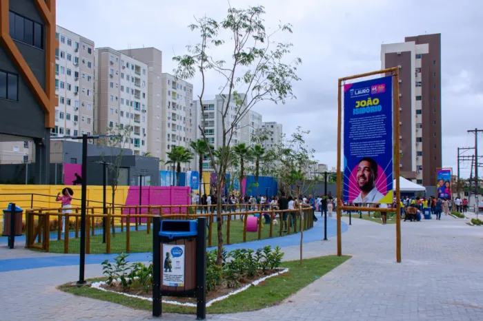 31/7/2026 - Especial Lauro 64 Anos: Prefeita Débora Regis inaugura praça João Isidório em celebração ao aniversário da cidade