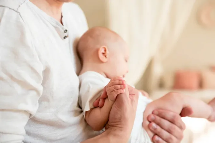 Saiba como o consumo paterno de ultraprocessados pode influenciar peso do bebê ao nascer