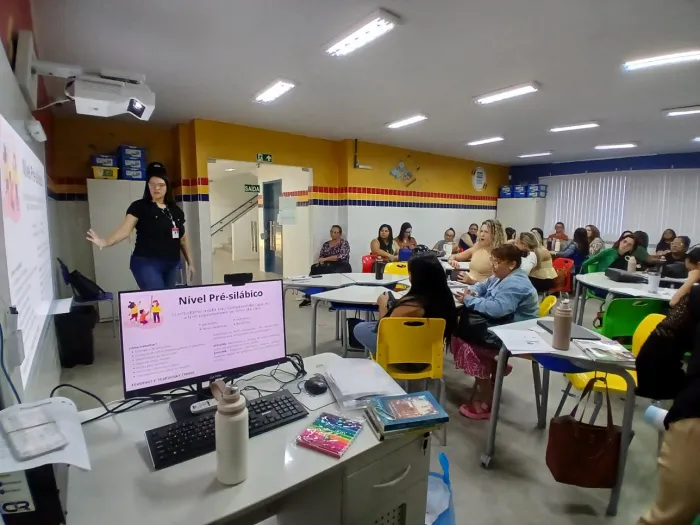 Encontro formativo reúne professores da Rede Municipal para fortalecer práticas pedagógicas