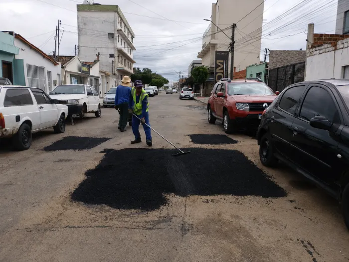 Operação Tapa-Buraco segue com cronograma de manutenção viária em diversos bairros e na zona rural