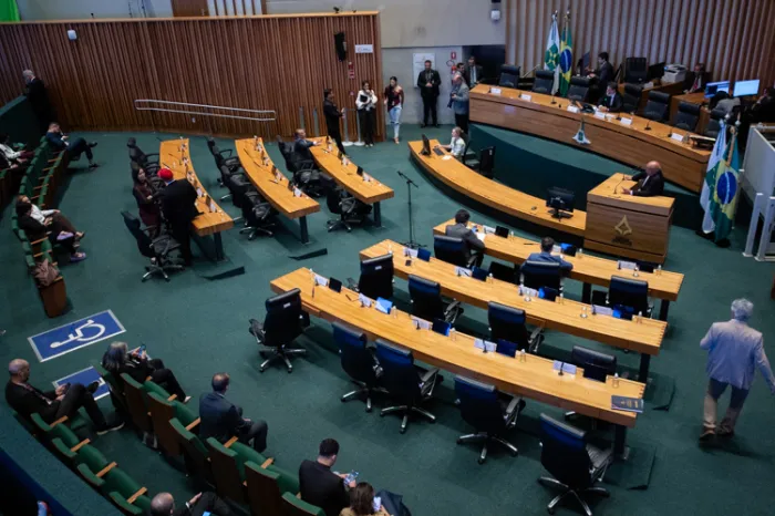 Distritais destacam retomada dos trabalhos legislativos na primeira sessão do semestre