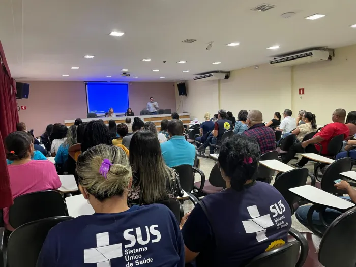 Capacitação reuniu profissionais da rede municipal de saúde, residentes, acadêmicos, ACS e ACE