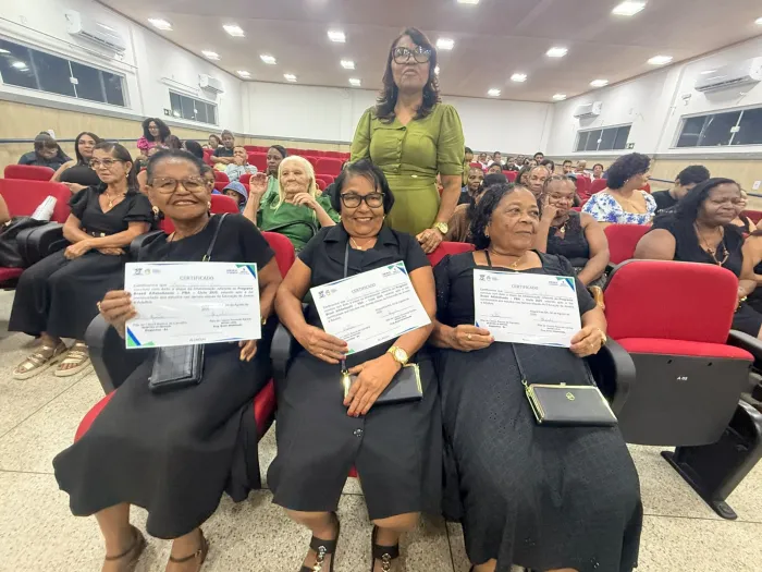 Em Alagoinhas, alfabetização transforma histórias de vida e abre novos caminhos para 50 estudantes