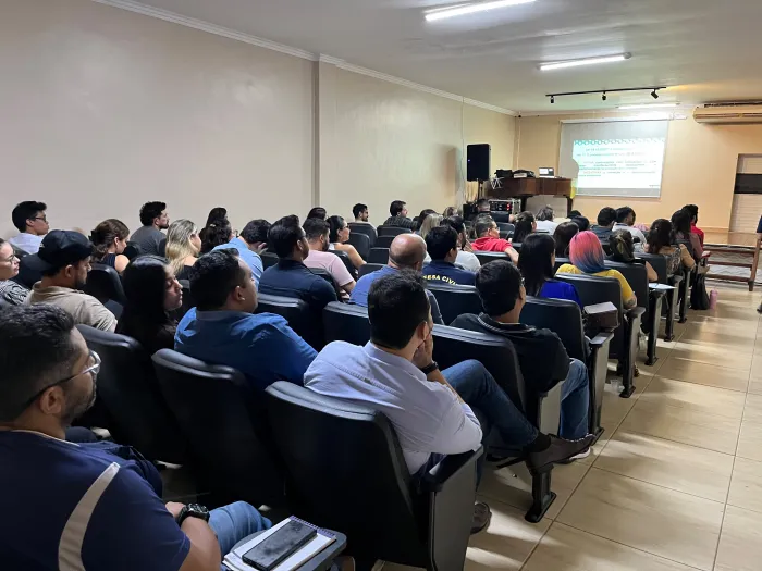 Curso reúne servidores municipais para capacitação em Inteligência Artificial aplicada aos processos licitatórios