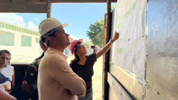 Gustavo Carmo visita obra do CAPS III e reforça compromisso com a saúde mental em Alagoinhas