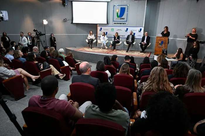 O encontro promovido pelo Senado debateu desafios ao enfrentamento da violência contra a mulher - Foto: Carlos Moura/Agência Senado