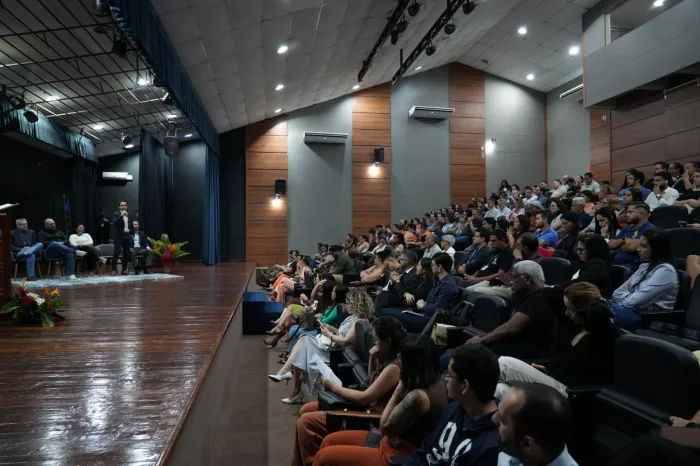 Cerimônia representa um marco no fortalecimento da gestão das unidades educacionais