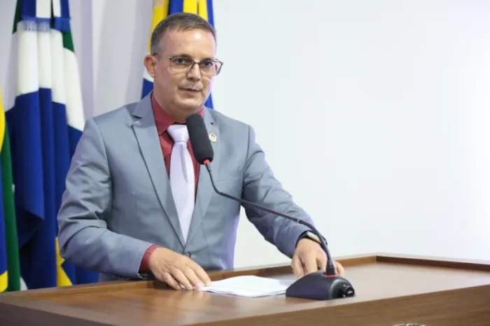 Após intervenção de Cabral, Executivo promove 42 guardas