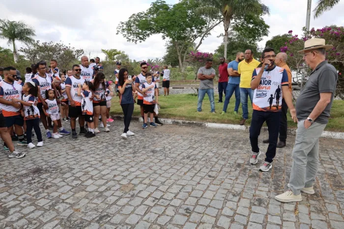 Prefeito José Ronaldo participa de evento em homenagem ao Dia dos Pais promovido pelo Colégio Supra