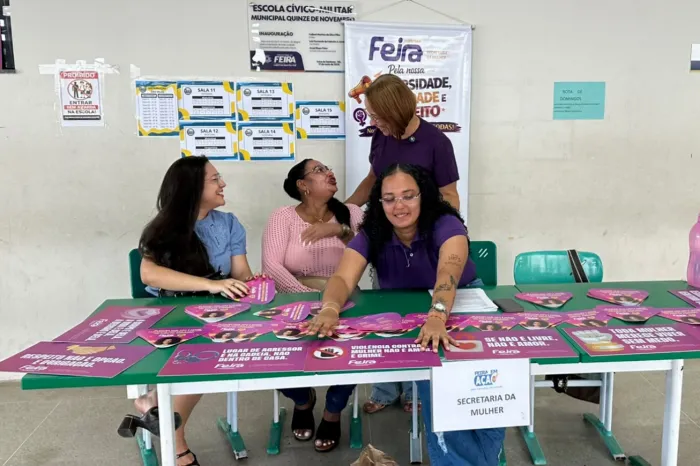 Mulheres de Jaíba recebem atendimento e orientação com a presença da Secretaria da Mulher no Feira em Ação