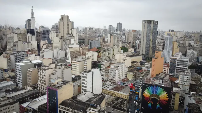 Na capital, as temperaturas ficarão na casa dos 13 e 15 graus.