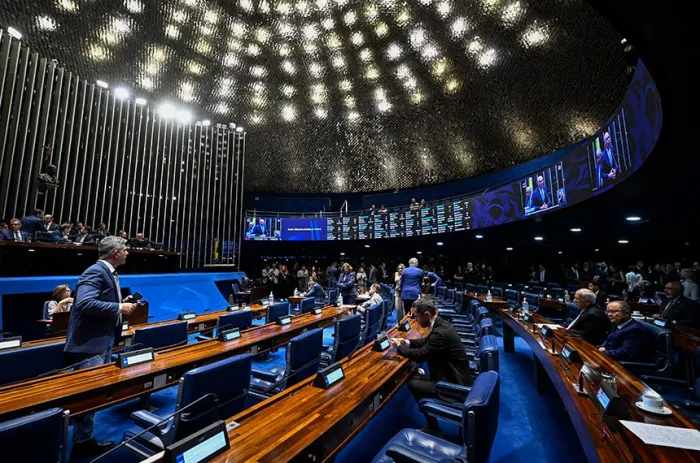 O Plenário durante a sessão que aprovou o projeto - Foto: Carlos Moura/Agência Senado