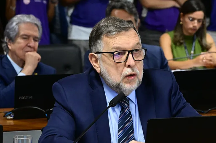 Aprovado pela CAS, o PL 6.461/2019 teve como relator Veneziano Vital do Rêgo, sendo lido por Flávio Arns - Foto: Geraldo Magela/Agência Senado