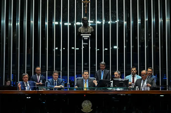 Davi Alcolumbre na presidência da sessão que aprovou o texto - Foto: Ton Molina/Agência Senado