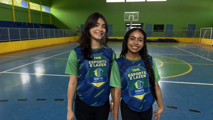 Atletas July Maciel e Emanuela Lima, integrantes do programa Construindo Campeões, da Semtel