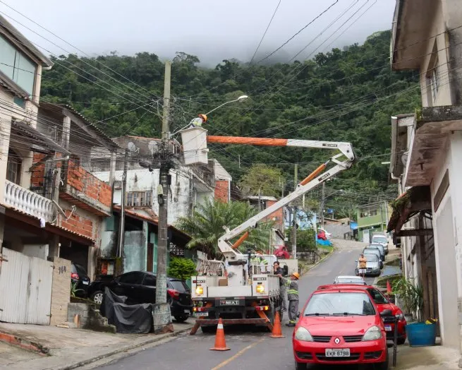 Ilumina São Sebá começa pela Topolândia e inicia modernização de 100% da iluminação pública