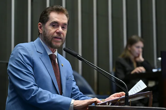 Plínio cobra votação de PEC que amplia autonomia do Banco Central e protege Pix