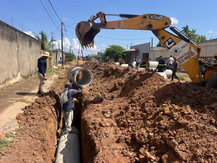 Serviços de infraestrutura avançam no bairro Três Marias