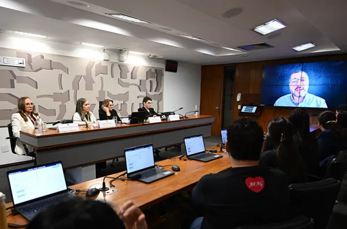 Audiência sobre o tratamento da Hemoglobinúria Paroxística Noturna (HPN) foi presidida por Damares Alves - Foto: Saulo Cruz/Agência Senado
