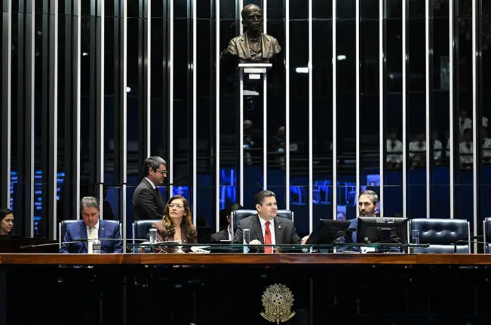 Os dois requerimentos são do senador Izalci Lucas - Foto: Edilson Rodrigues/Agência Senado
