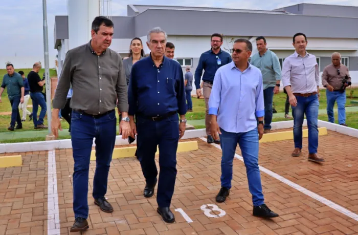 Cabral acompanha agenda do Governo do Estado com vistoria em obras estratégicas para Dourados