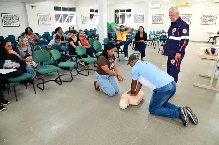 Projeto Primeiros Passos que Salvam capacita servidores para atuação em situações de emergência