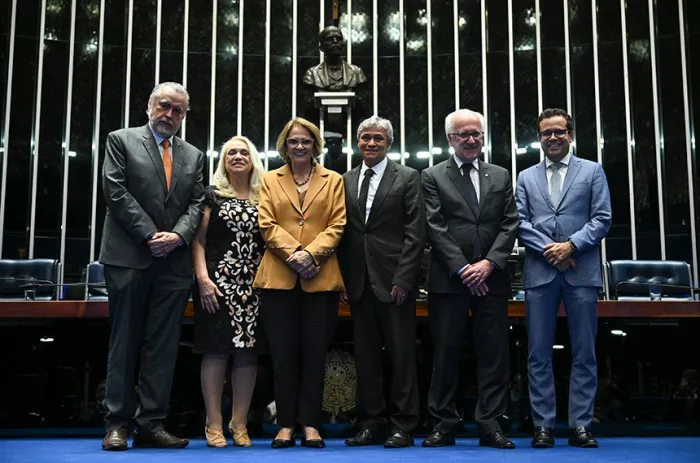 Claudio Magnavita, Miriam Petrone, Damares Alves, Luiz de Sousa Pires, Antônio Claret e Gustavo Lopes - Foto: Ton Molina/Agência Senado
