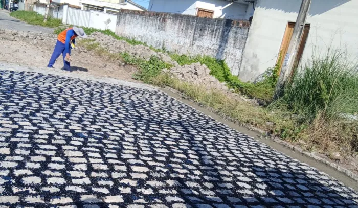 Seinfra inicia a semana com Operação Tapa-Buraco em 50 bairros da Capital
