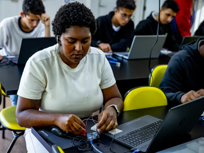 As oportunidades são destinadas a jovens de 15 a 29 anos que moram na cidade - Laryssa Lomenha / JUVRio
