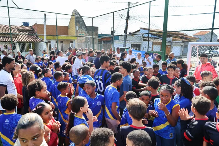 Comunidade da Conceição I celebra entrega de nova praça esportiva com gramado sintético