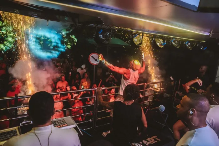 Candeias: Moradores e turistas festejam a festa de São Roque com muito pagode e arrocha