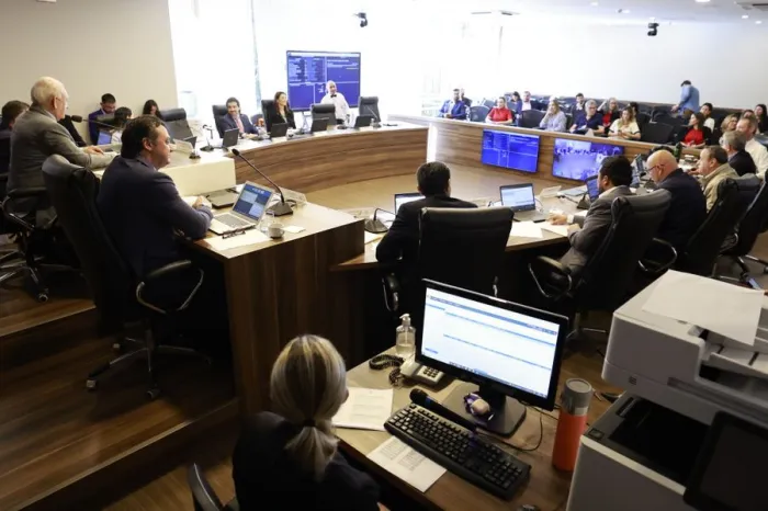 CCJ aprova proposta que prevê multas para uso de cigarros eletrônicos em ambientes coletivos no Paraná