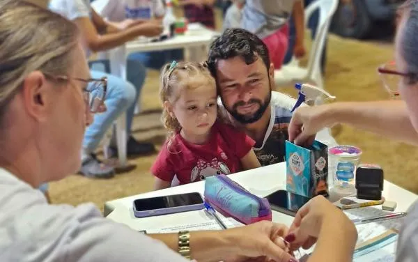 Campanha de vacinação aplica mais de 80 doses em ação no Santa Maria