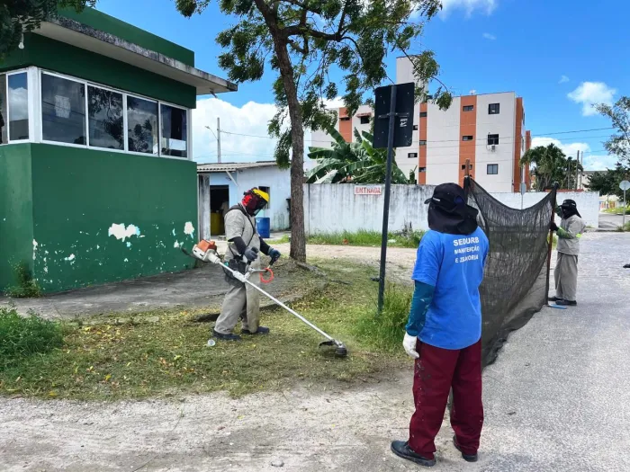 Prefeitura realiza manutenção em cemitérios públicos, shoppings populares, mercados e outros equipamentos