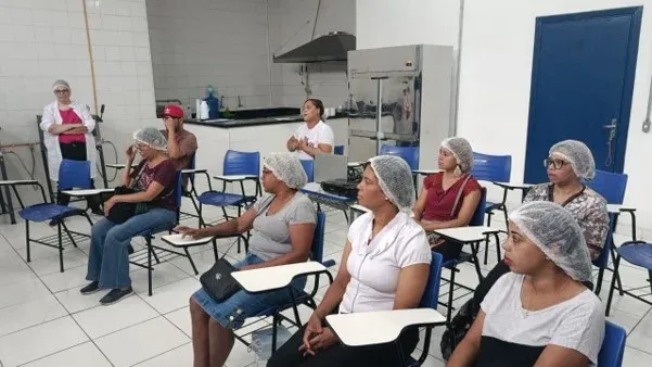 O início das aulas está previsto para o dia 31 deste mês e a conclusão está prevista para 16 de setembro.