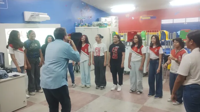 Projeto de canto coral da Escola Municipal Maria Madalena leva inclusão e descoberta para alunos