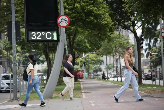 Na capital, as temperaturas ficarão na casa dos 18 e 32 graus.