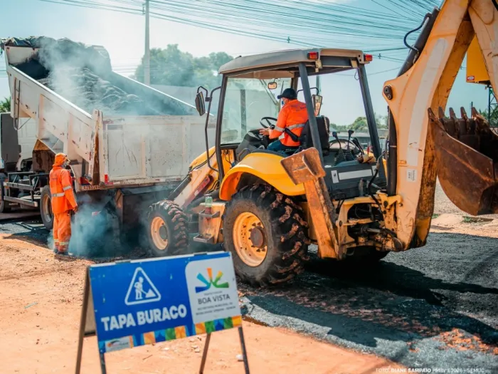 OPERAÇÃO TAPA BURACO - Prefeitura revitaliza mais de 550 vias em 50 bairros da capital