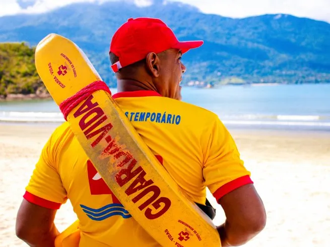São Sebastião amplia proteção nas praias com reforço de salva-vidas e foco na prevenção de acidentes
