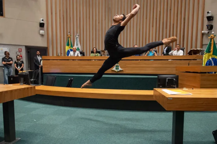 Câmara Legislativa celebra 10 anos do Instituto Arte Jovem