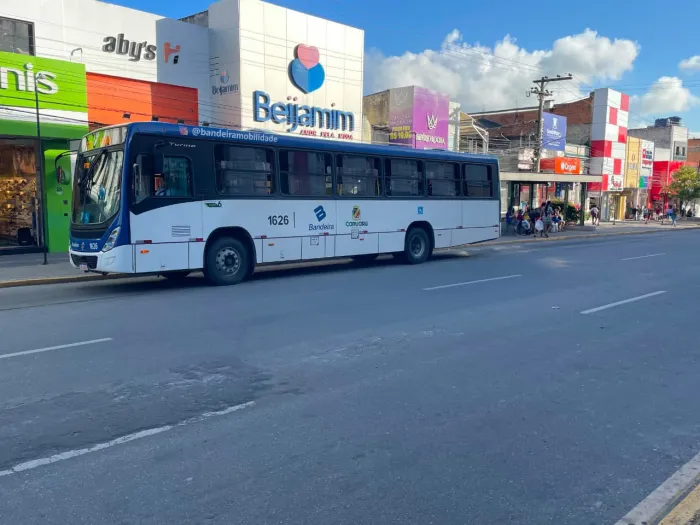 Prefeitura de Caruaru muda rotina dos caruaruenses com ônibus gratuito por meio do Projeto “Domingo Legal”