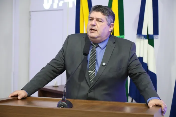 Yuri pede “raio-X” de imóveis públicos sem uso e defende destinação para serviços essenciais