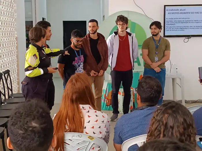 Simtrans leva orientações sobre direção defensiva a empresas e reforça importância da educação para o trânsito