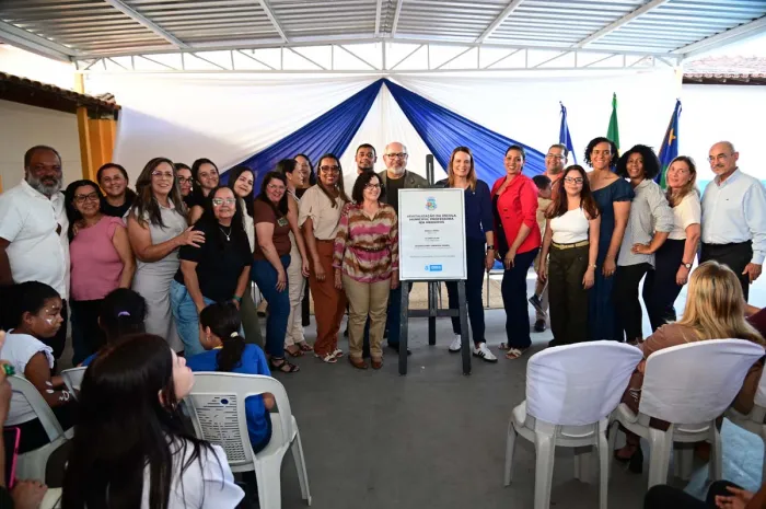 Prefeitura entrega Escola Municipal Iza Medeiros totalmente revitalizada e chega a 103 escolas reformadas