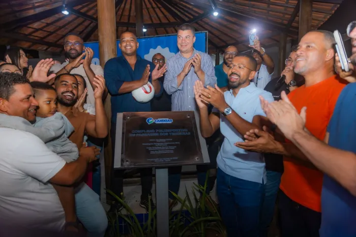 Histórico! Prefeitura entrega primeiro complexo esportivo dos distritos em Passagem dos Teixeiras