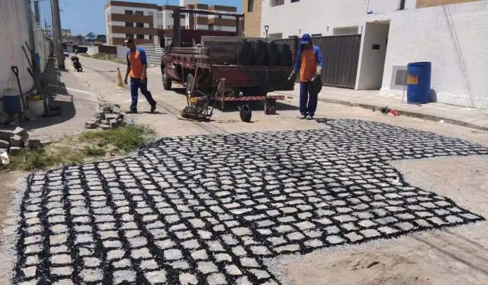 Prefeitura inicia semana com serviços da operação tapa-buraco em mais de 50 bairros de João Pessoa